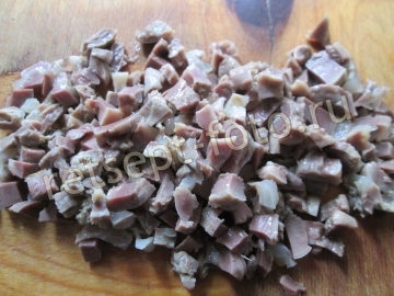 Суп с куриными желудками и яйцом