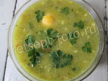 Суп с куриными желудками и яйцом