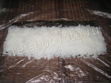 Суши с икрой трески и авокадо