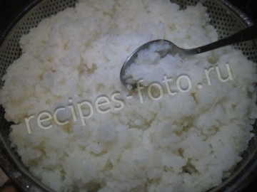 Суши с лососем и огурцом