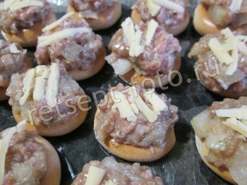 Сушки с фаршем и сыром запеченные в духовке