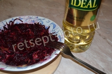 Свекольная икра с солеными огурцами