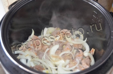 Свинина с картошкой и капустой в мультиварке