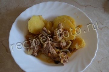 Свинина с картошкой и капустой в мультиварке