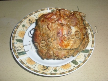 Свинина шпигованная морковью и чесноком запеченная в духовке: рецепт с фото