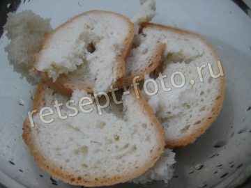 Свиные котлеты с картошкой и хлебом