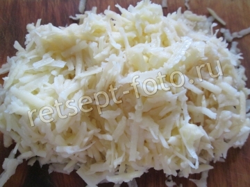 Сырный суп с кукурузой и яйцом