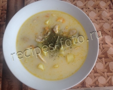 Сырный суп с курицей и грибами