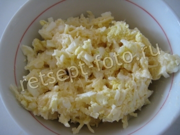 Тарталетки с красной икрой и сыром