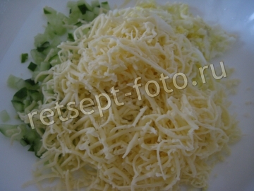Тарталетки с печенью трески, яйцом и огурцом