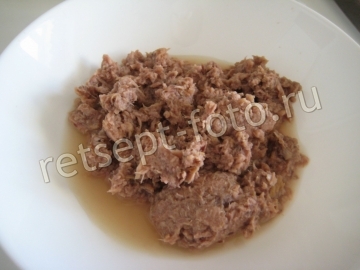 Тарталетки с тунцом и огурцом