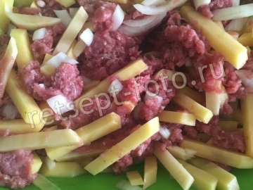 Татарский балиш с фаршем и картошкой