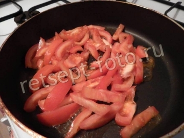 Теплая брускетта с помидорами и сыром