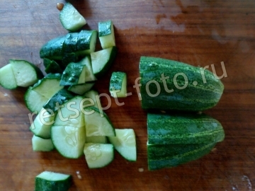 Теплый салат с баклажанами, помидорами и перцем