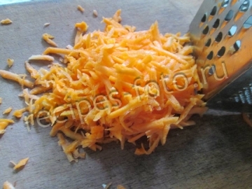 Теплый салат с курицей и свежими овощами
