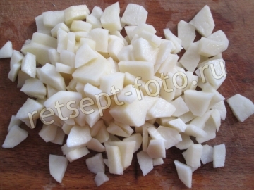 Теплый салат с жареной картошкой и квашеной капустой