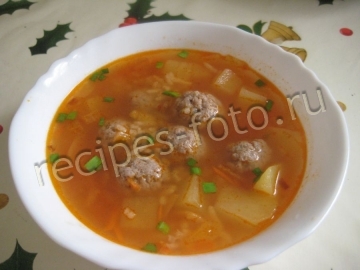 Томатный суп с фрикадельками из фарша и рисом: рецепт с фото