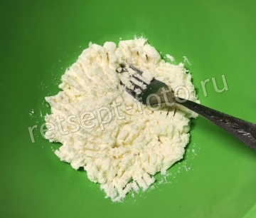 Тонкие жареные пирожки с творогом и зеленью