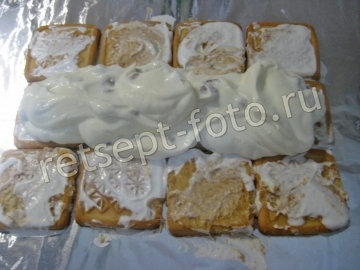 Торт "Домик" из печенья и творога с изюмом