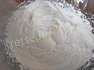 Торт "Молочная девочка" со сметанно-сливочным кремом и персиками