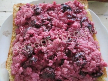 Торт из манной крупы с творожным кремом и вареньем