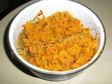 Печеночный торт из куриной печени с морковью и луком