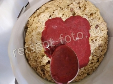 Торт с творогом и черной смородиной с желатином
