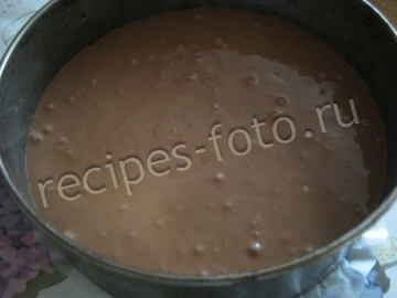 Торт со сметанным кремом и глазурью (хорошо пропитанный)