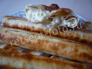 Трубочки из лаваша с сыром и яйцом