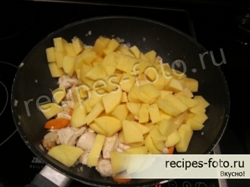 Тушеная индейка с овощами