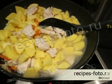 Тушеная индейка с овощами