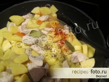 Тушеная индейка с овощами