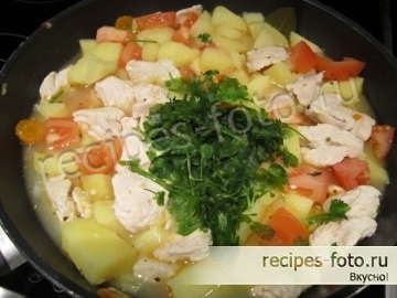 Тушеная индейка с овощами