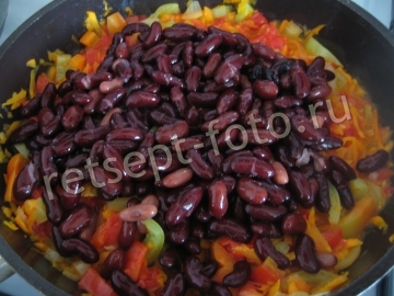 Тушеная фасоль с овощами