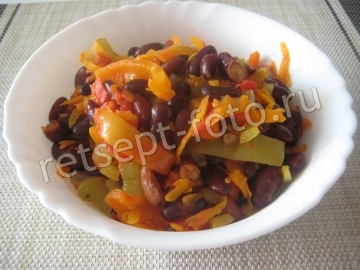 Тушеная фасоль с овощами