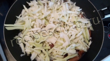 Тушеная капуста с грибами и картошкой
