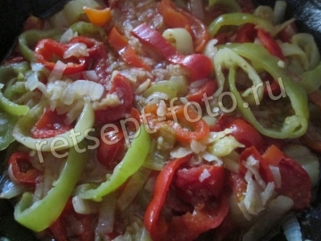 Тушеная картошка с горохом и овощами