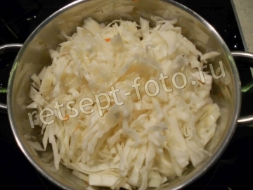 Тушеная квашеная капуста с сосисками