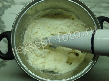 Творожная пасха со сгущенным молоком и изюмом