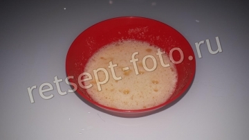 Творожная запеканка с консервированными персиками