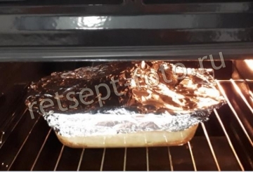 Творожная запеканка с консервированными персиками