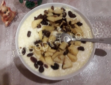 Творожная запеканка с манкой, яблоками и изюмом для ребенка 1,5-2 года