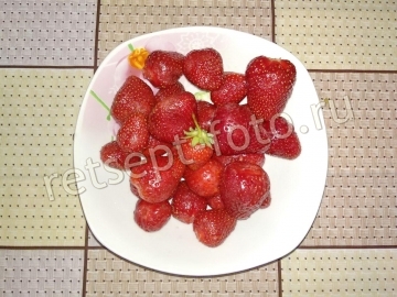 Творожный десерт с клубникой и желатином