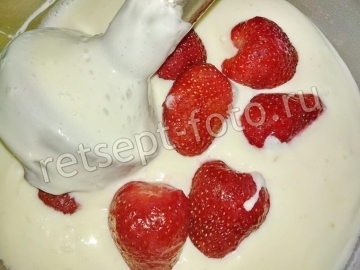 Творожный десерт с клубникой и желатином