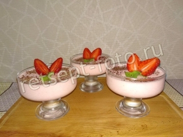 Творожный десерт с клубникой и желатином