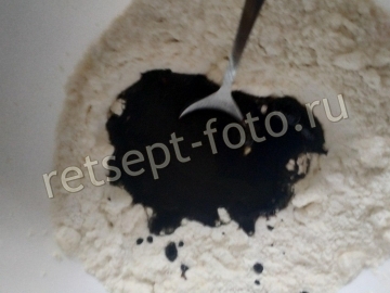 Творожный пирог со сгущенкой и черносливом