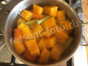 Тыквенный суп-пюре с сыром и фаршем