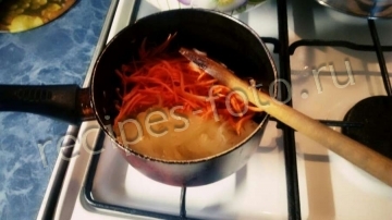 Украинский борщ с говядиной и сухариками