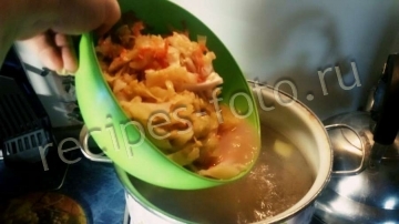 Украинский борщ с говядиной и сухариками