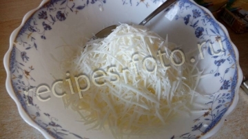 Улитки с сыром из слоеного теста